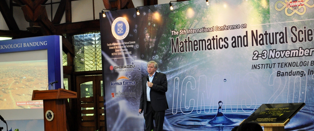 ICMNS ke-5 dengan Kehadiran 2011 Nobel Laureate on Physics